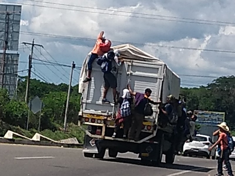 La caravana de Migrantes avanza hacía Huixtla