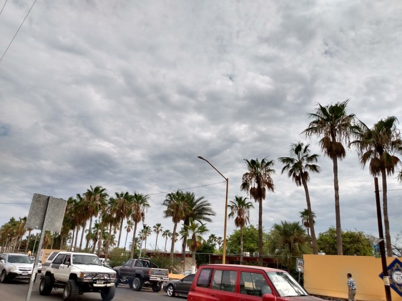 La ciudad de La Paz amanece parcialmente nublada