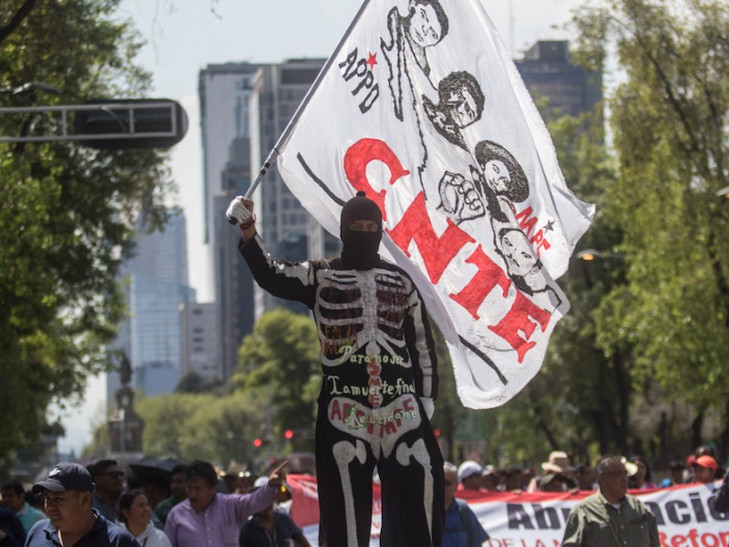 La CNTE marcha por las principales avenidas de la CDMX