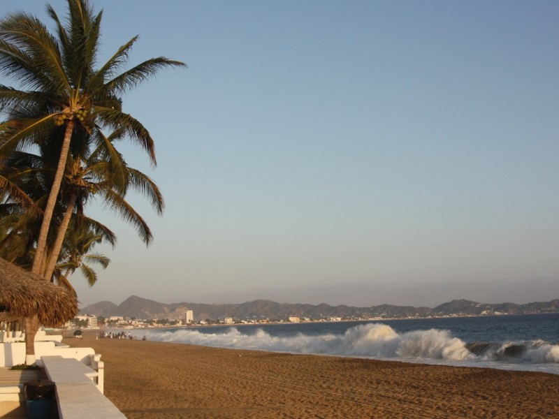 La Coespris declara aptas para bañarse playas colimenses