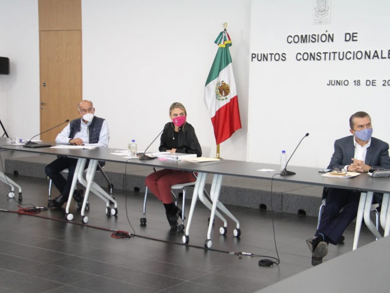 La Comisión de Puntos Constitucionales aprobó diversos dictámenes