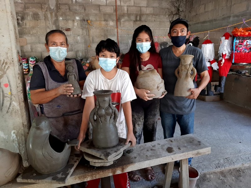 La familia Ruiz, los últimos artesanos alfareros en Tehuantepec