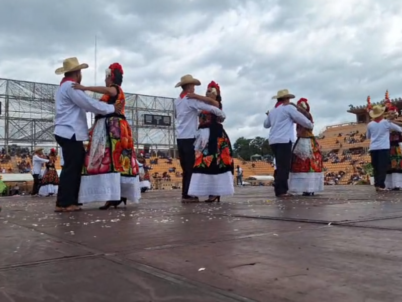 La Guelaguetza magisterial recobra espíritu popular: Sección 22