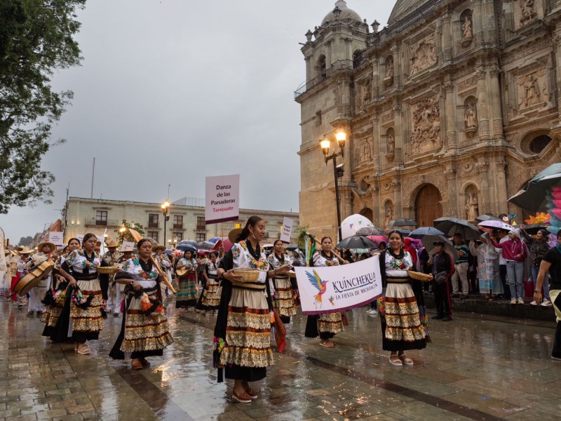 La K’uínchekua viste de colores las calles de Oaxaca