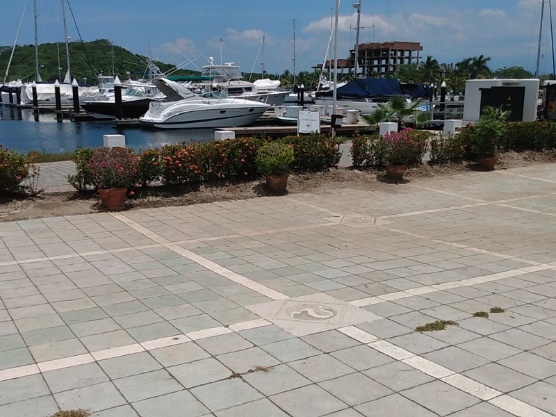 “La Marina” el rincón olvidado de Ixtapa