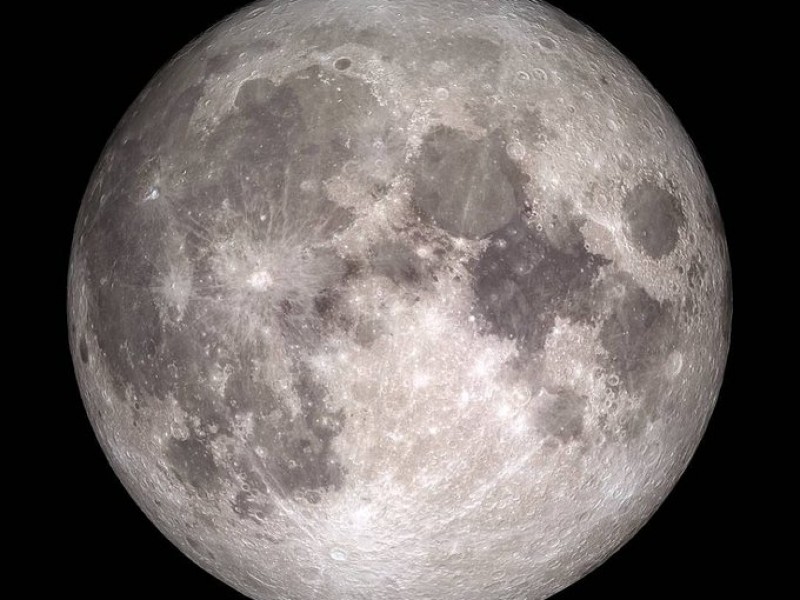 La NASA confirma presencia de agua congelada en la Luna