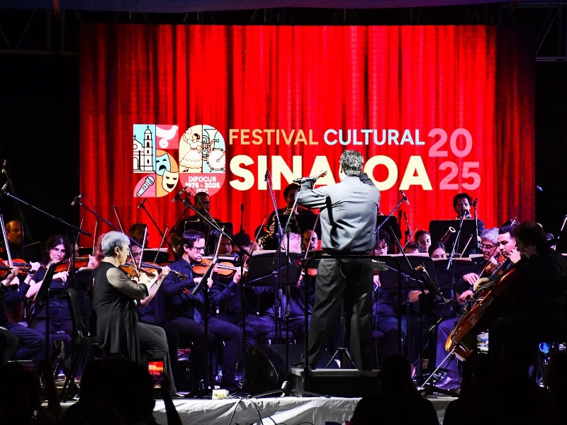 La OSSLA emociona en Choix con gran concierto
