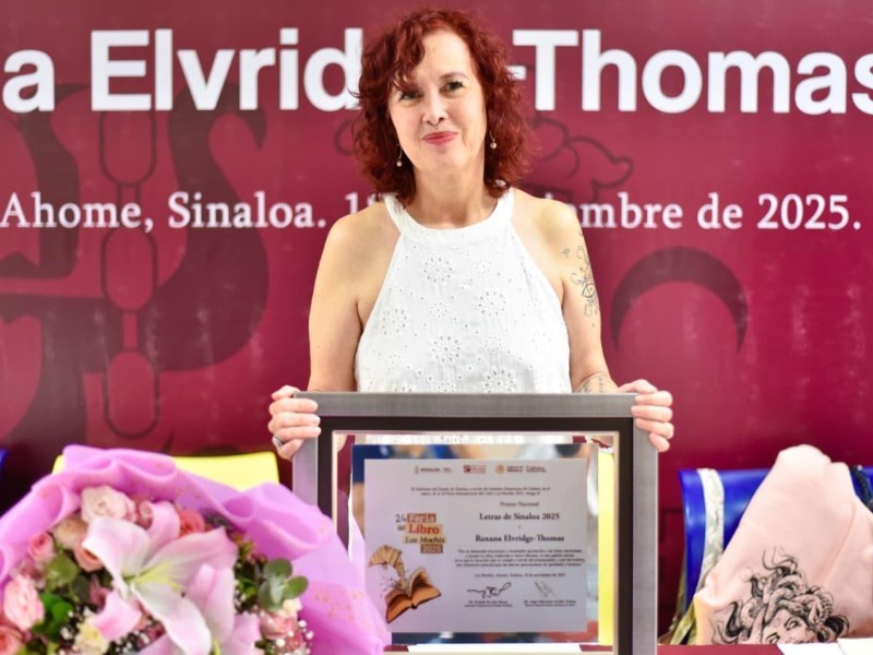 La poeta Roxana Elvridge-Thomas recibe el Premio Nacional Letras de Sinaloa