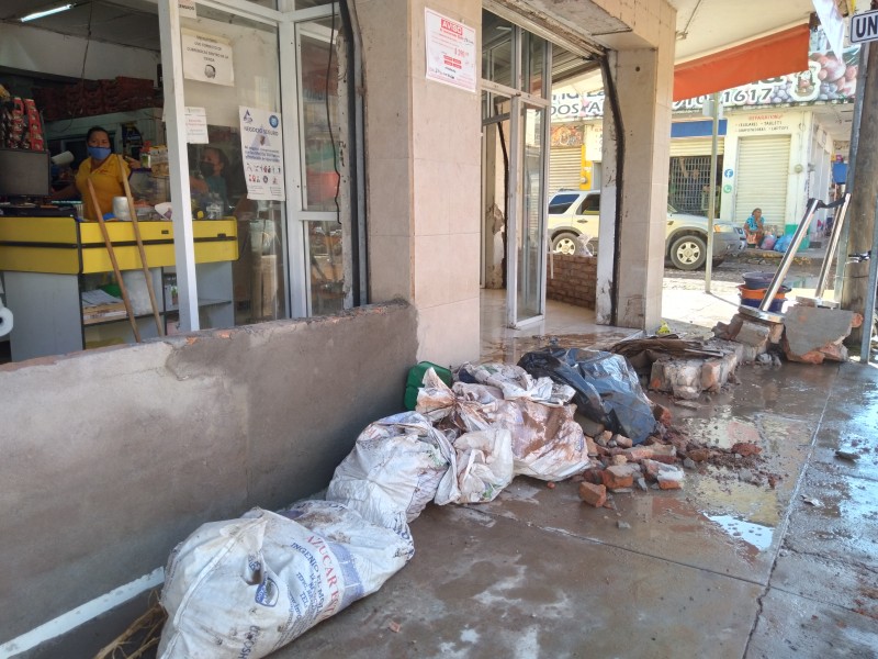 La prevención dejó daños menores en el centro de Tecuala