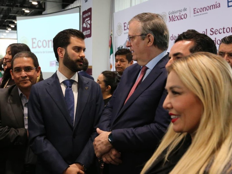 La Secretaría de Economía impulsa al sector textil y de calzado