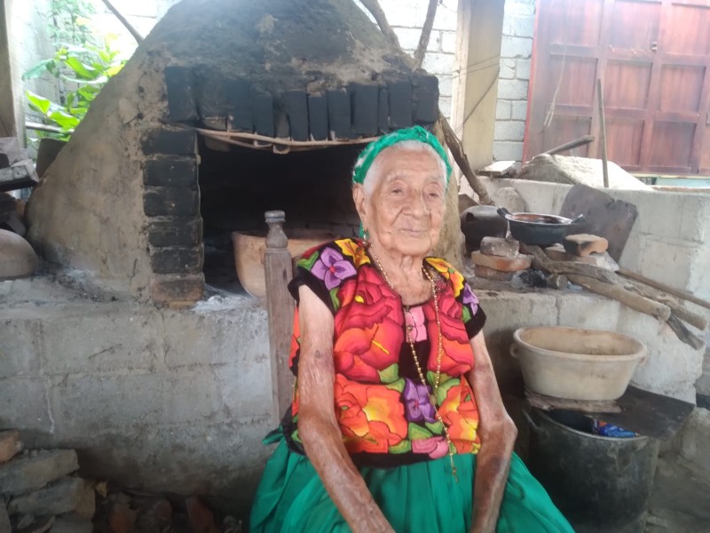 La tía Jacinta, cocinera tradicional con 103 años de vida
