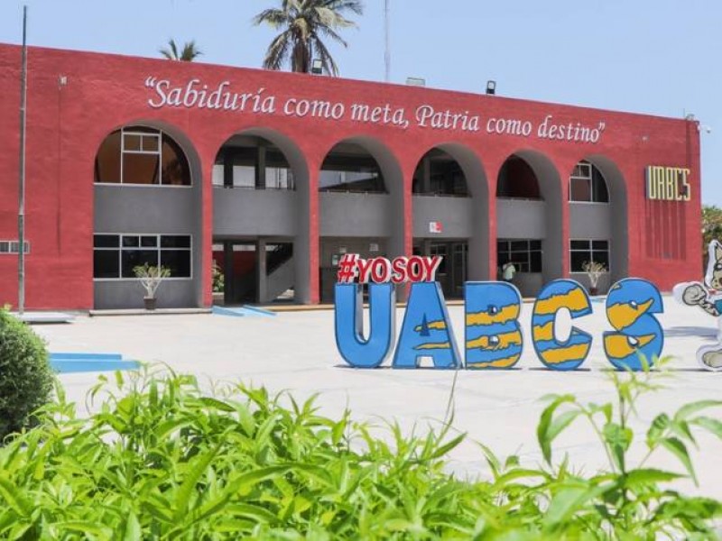 La UABCS busca tener docentes de tiempo completo