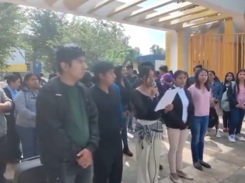 “La UABJO no es de Morena, es del pueblo”, reclaman estudiantes
