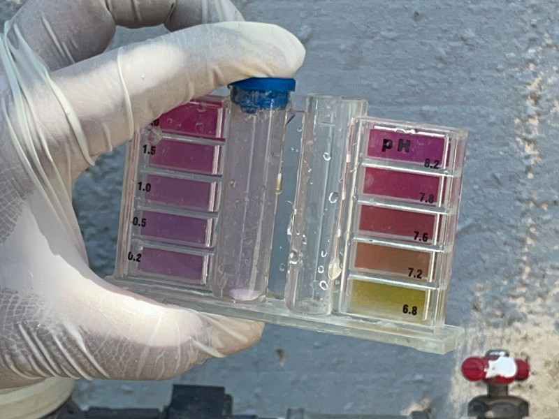 Laboratorio externo analiza calidad del agua potable en Zihuatanejo