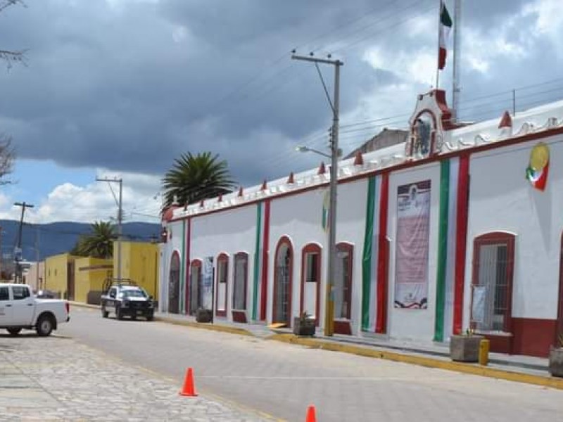 Ladrones roban armas a policías de Palmar de Bravo