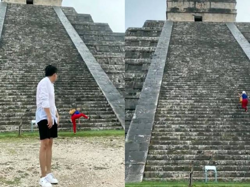 Lady Chichén Itzá: mujer sube pirámide de Kukulkán