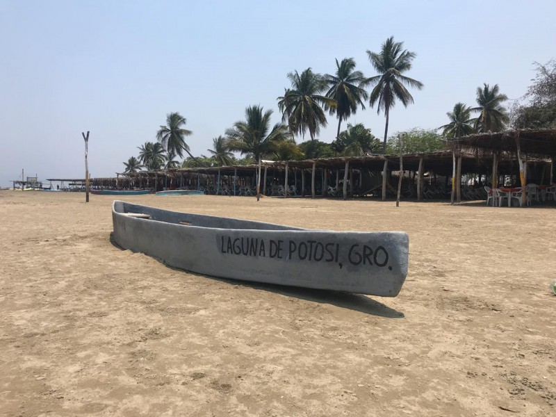 Laguna de Barra de Potosí secándose lentamente