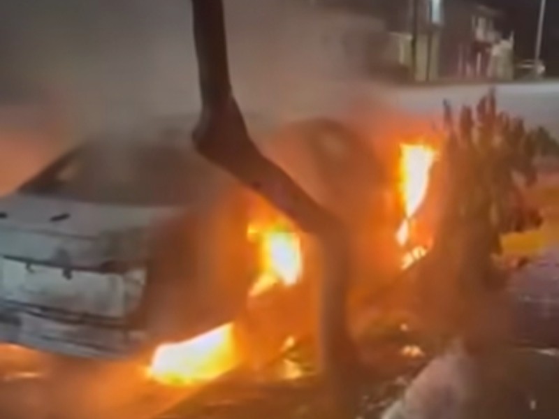 Lanzan bombas molotov contra vehículos particulares en Coatzacoalcos (VIDEO)