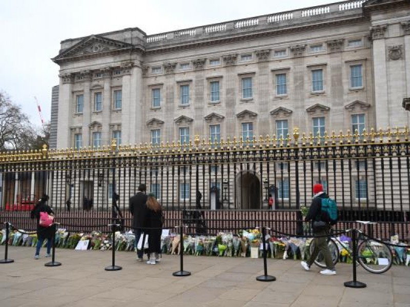 Lanzan cañonazos como homenaje al Príncipe Felipe