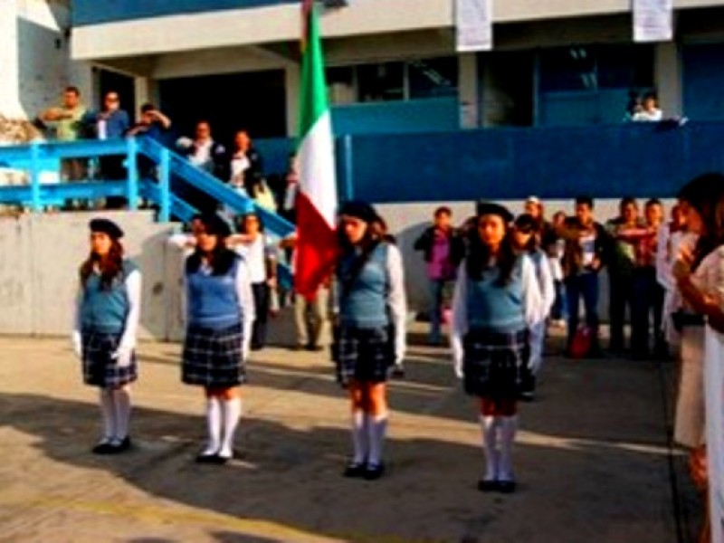 Lanzan convocatoria de Becas Municipales en Xalapa