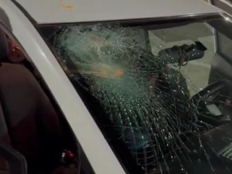 Lanzan piedras contra conductores en la Huejo-Texmelucan Lanzan piedras contra conductores en la Huejo-Texmelucan