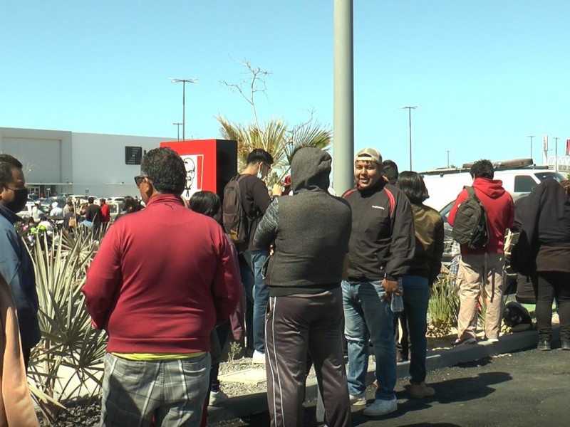 Larga fila para KFC