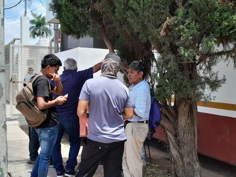 Largas horas bajo el sol, piden agilizar atención en SAT