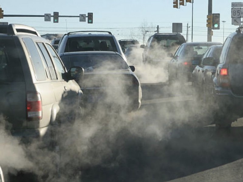 Las 2 caras de la verificación vehicular para reducir contaminación