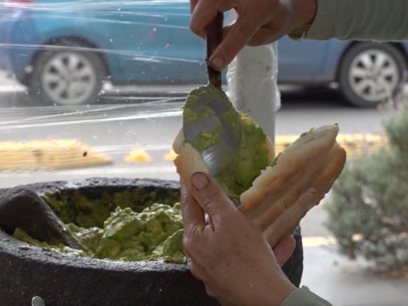 Las aguaca-tortas; el lonche más consumido en Toluca