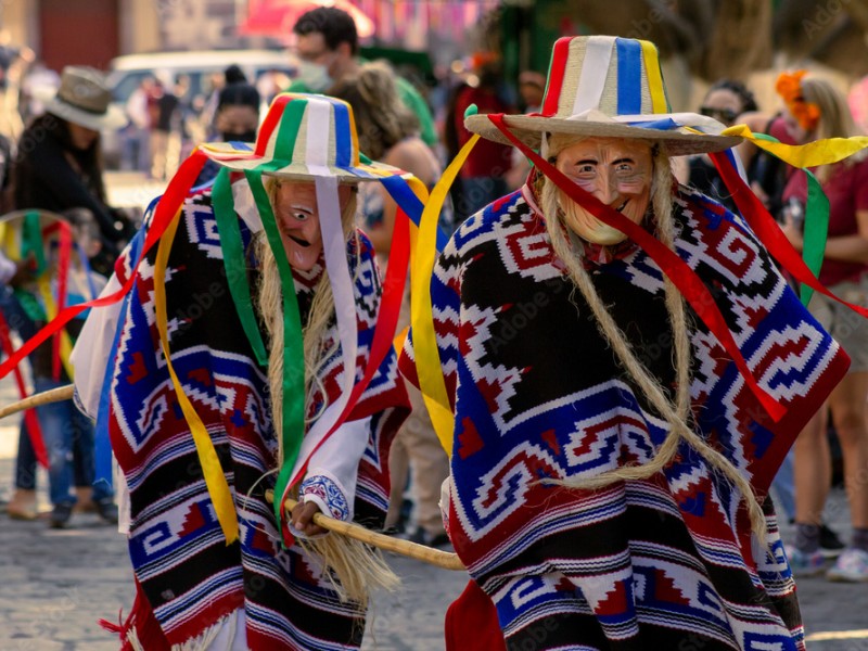 Las danzas se están perdiendo por bailes modernos: Investigador