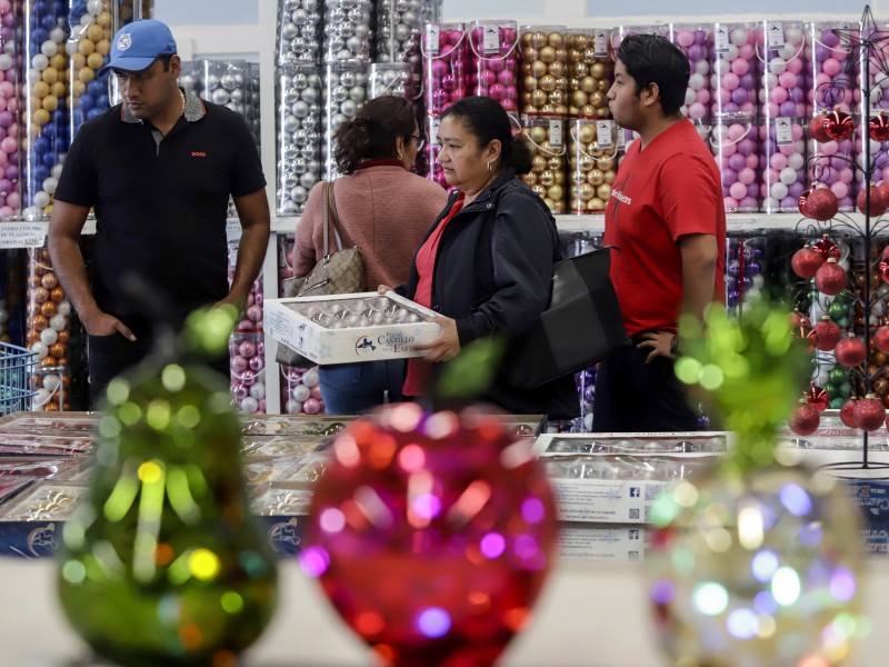 Las esferas artesanales: brillo y elegancia de la navidad