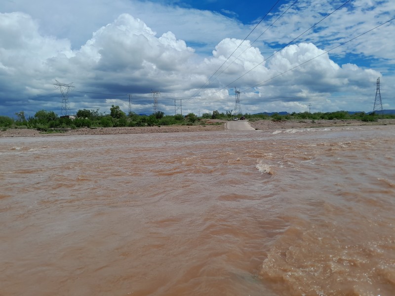 Fuertes lluvias inundan el arroyo San José