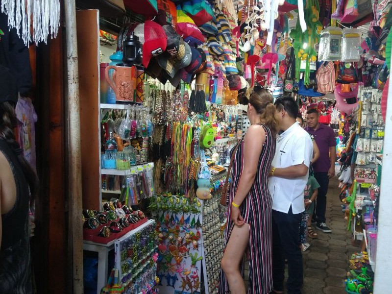 Las mejores ventas son en Pascua, opinan comerciantes de Ixtapa