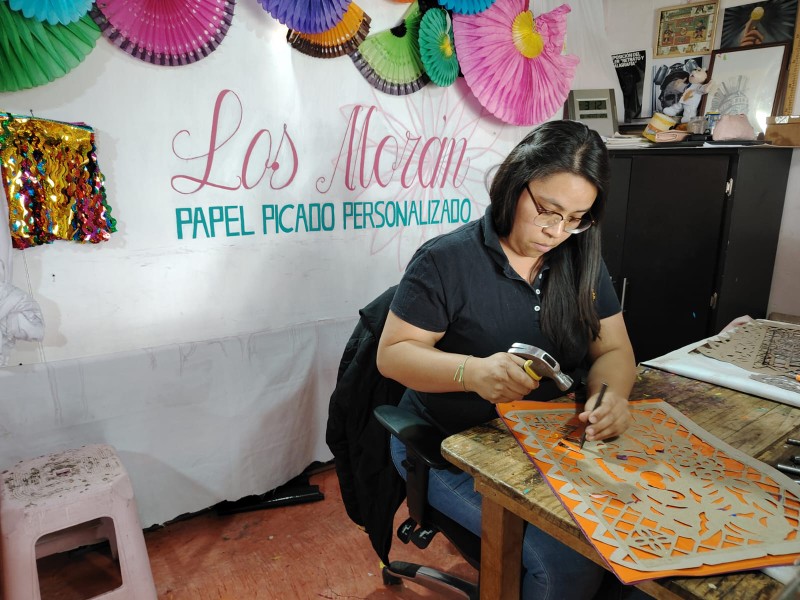 “Las Morán: tradición que da vida al papel picado