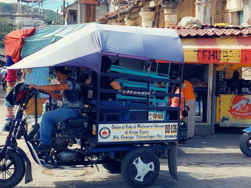 Las motocarros, servicio de carga y transporte único del Istmo