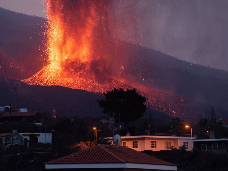 Lava del Cumbre Vieja amenaza a otra población