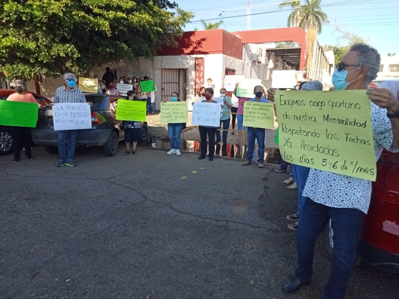 Le pegan a la economía de los pensionados del Isssteson