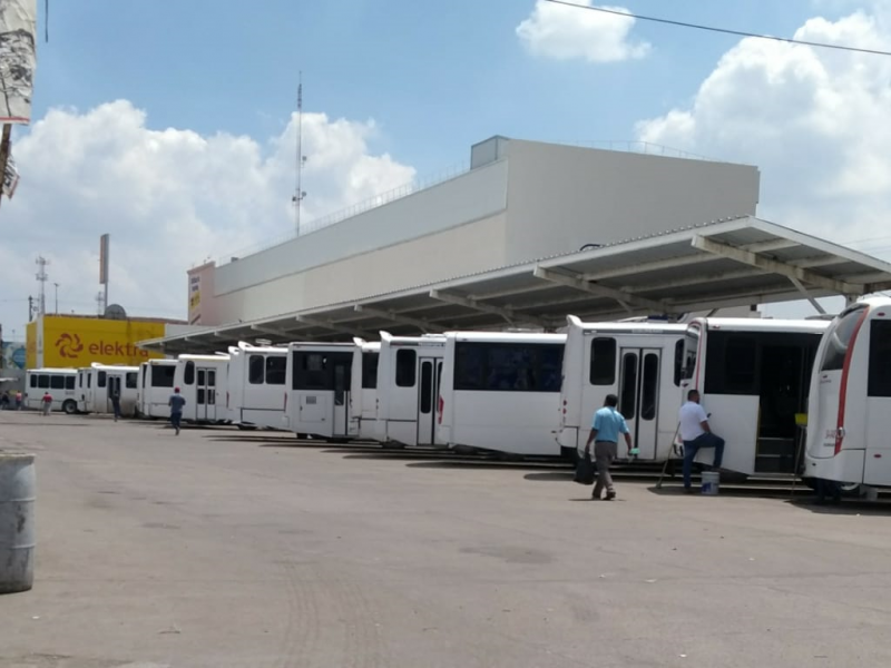 Le urge al transporte suburbano aumento a tarifa