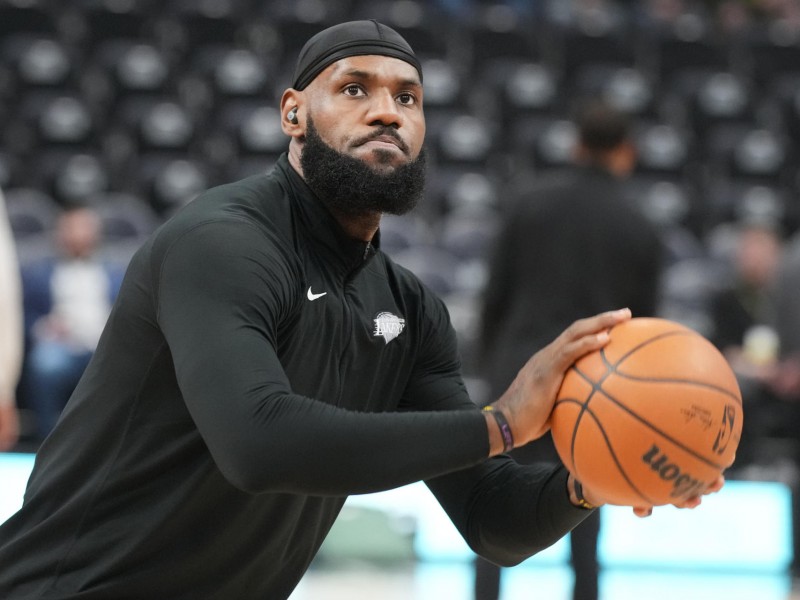 LeBron James confirma que jugará su temporada número 21