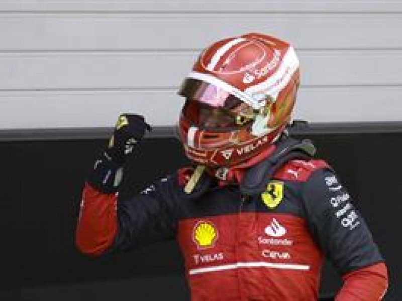 Leclerc, de 24 años, logra su quinta victoria en FI