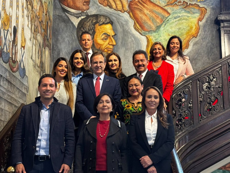 Legisladores mexicanos intentan frenar impuesto a remesas