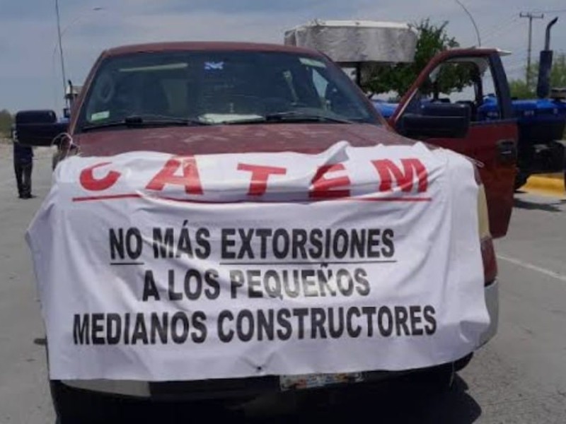 Legisladores responden a protestas de transportistas por extorsiones en La Laguna
