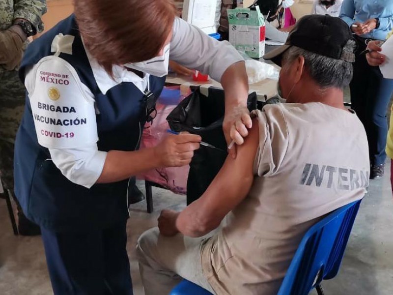 Lenta la vacunación de PPL´s en Oaxaca; 205 dosis aplicadas