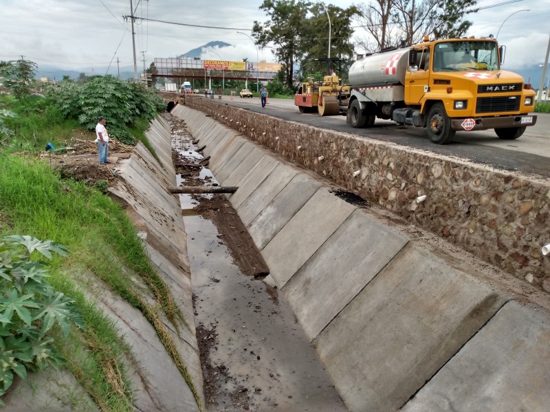 Lentitud en obra preocupa a vecinos de Valle-Real