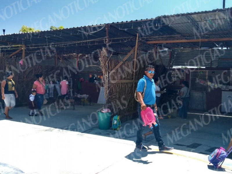 Lenta reconstrucción de Preescolar en San Blas Atempa