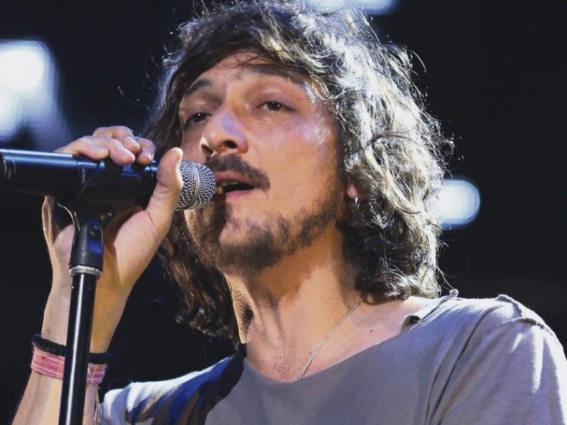 León Larregui pide justicia para jóvenes que cayeron en coladera