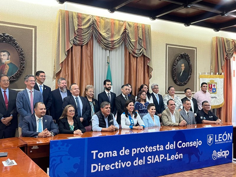 Toman protesta integrantes del consejo directivo del Sistema Integral de Aseo Público