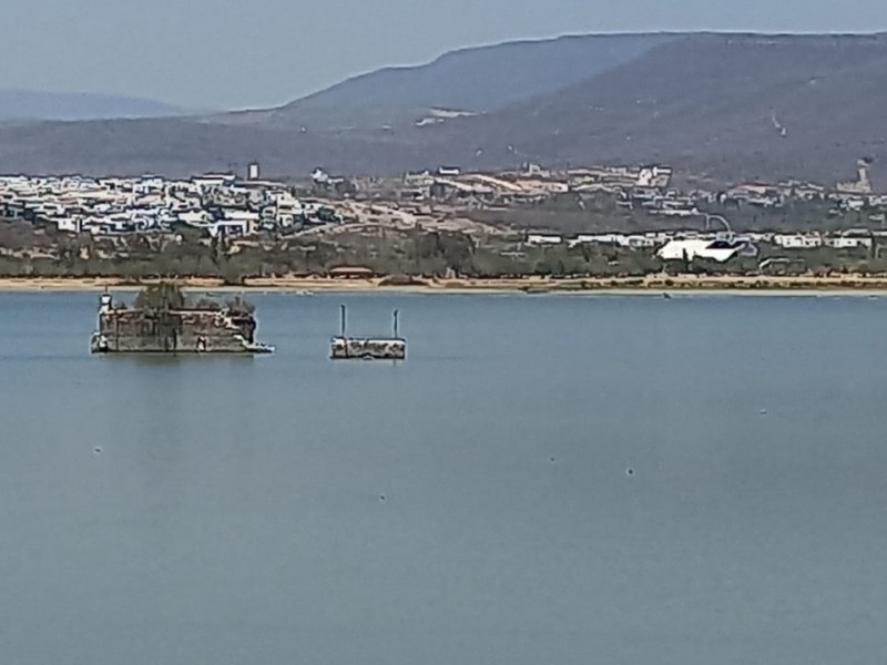 Leoneses comienzan a batallar por la falta de agua