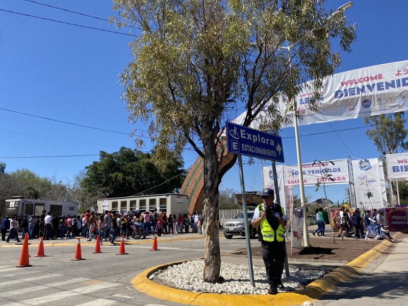 Leoneses disfrutan últimos días de feria