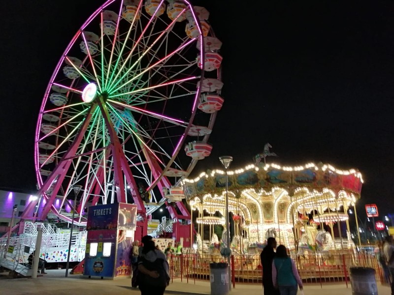 Leoneses externan desacuerdo por la feria de verano